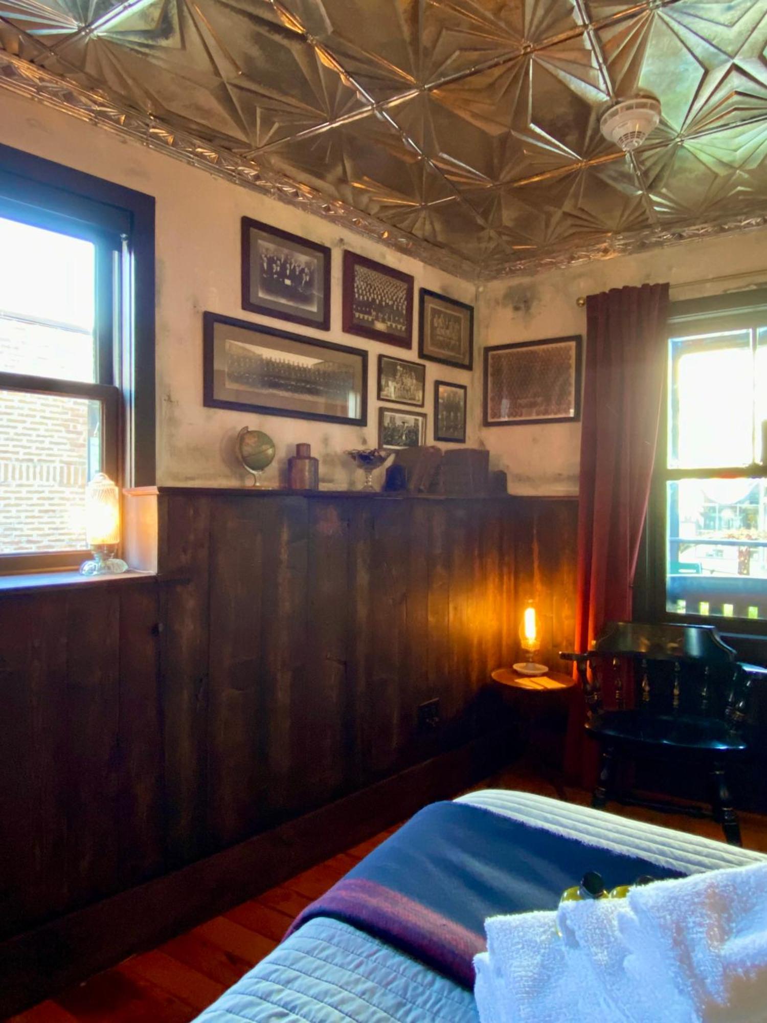 Crew'S Quarters Boarding House - Caters To Men Hotell Provincetown Exteriör bild